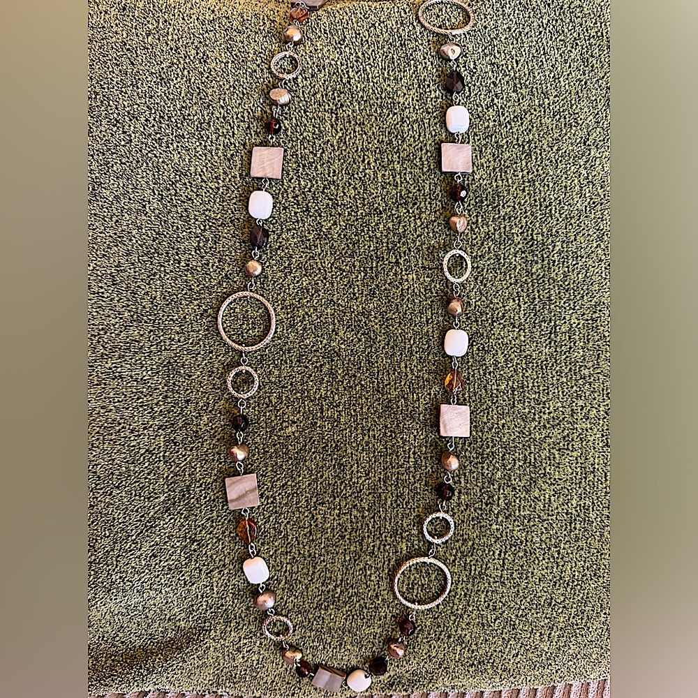 Freshwater pearl and mother of pearl necklace - Picture 2 of 5